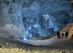 Devil's Throat Cave